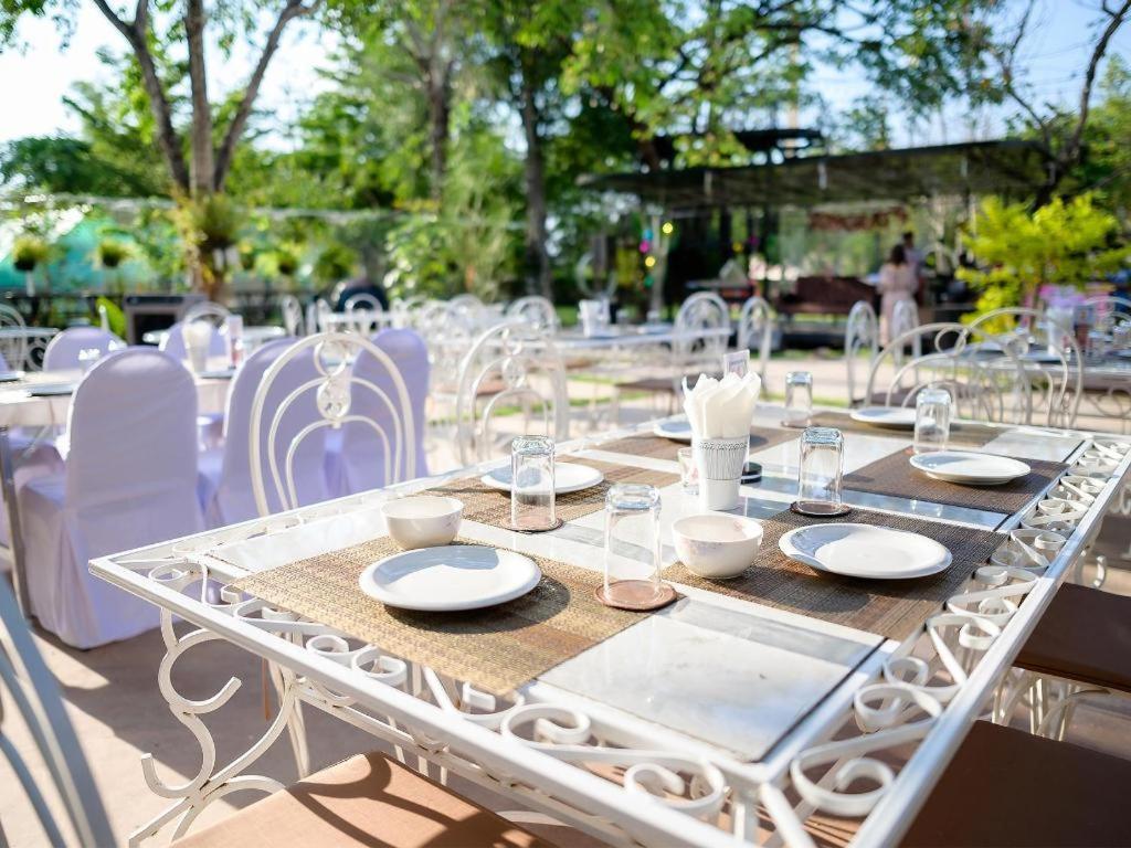 Chayada Garden House And Resort Hotel Nakhonratchasima Exterior foto