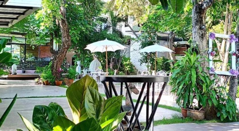 Chayada Garden House And Resort Hotel Nakhonratchasima Exterior foto